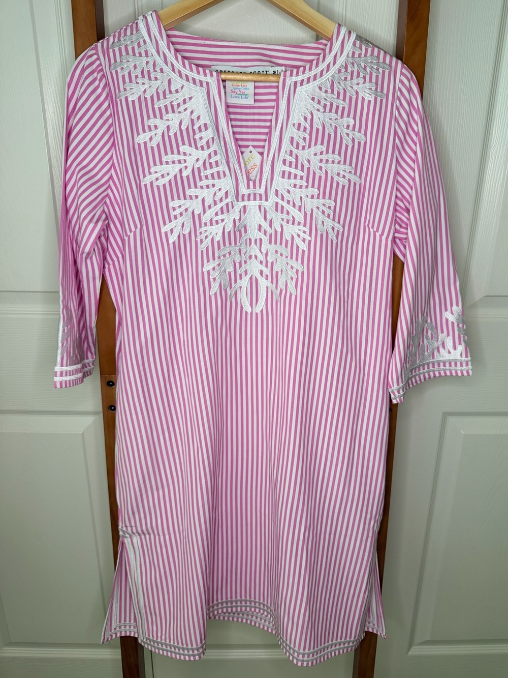 NWT Gretchen Scott The Reef Embroidered Pinstripe Dress Medium Pink White Pocket - Picture 2 of 10